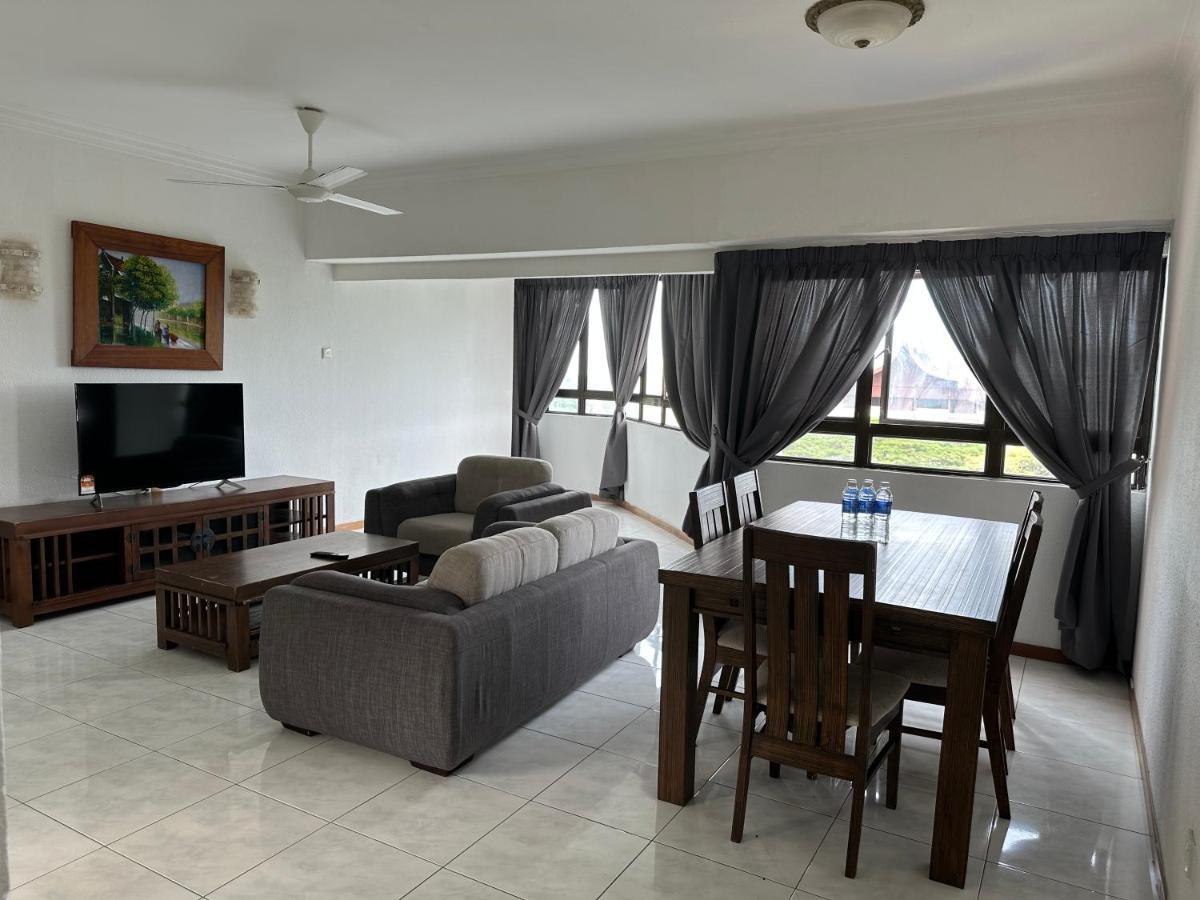 Beach Resort 7 Home Stay Sri Sayang Apartment Batu Ferringhi 3Bedroom Exteriér fotografie